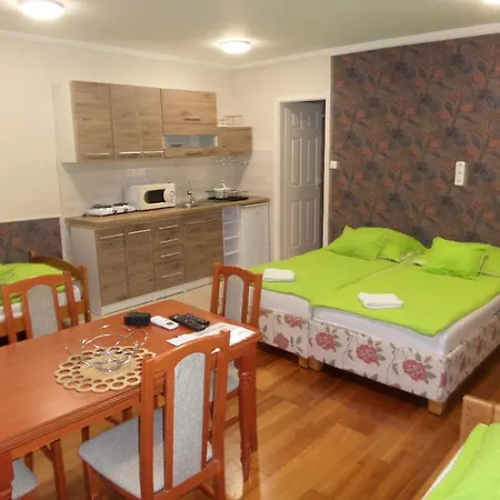 Karneol Apartmanhaz Cserkeszolo Exterior photo