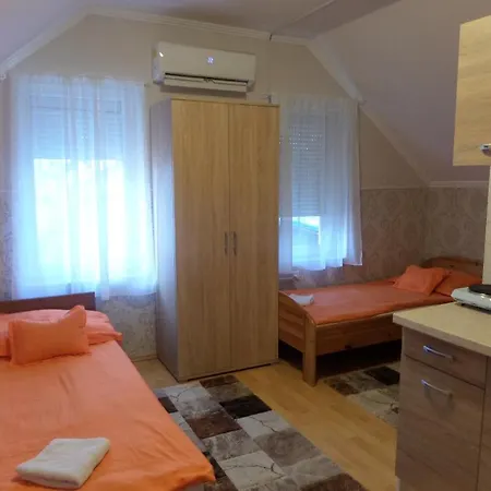 Karneol Apartmanhaz Cserkeszolo Exterior photo