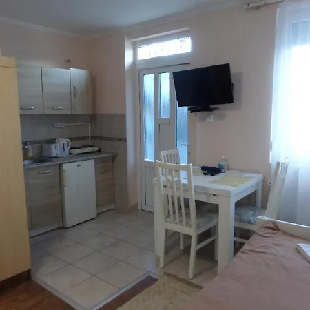 Karneol Apartmanhaz Cserkeszolo Exterior photo