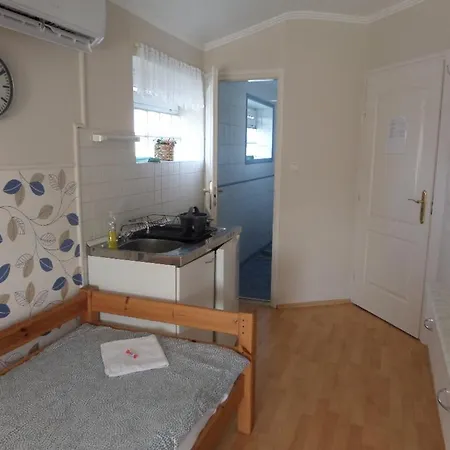 Karneol Apartmanhaz Cserkeszolo Exterior photo