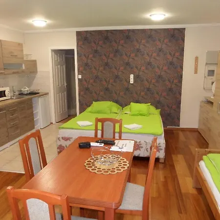 Karneol Apartmanhaz Cserkeszolo Exterior photo