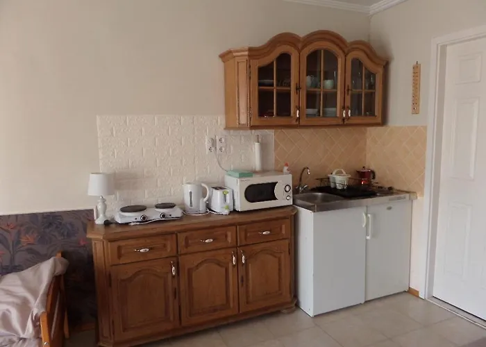Karneol Apartmanhaz Cserkeszolo