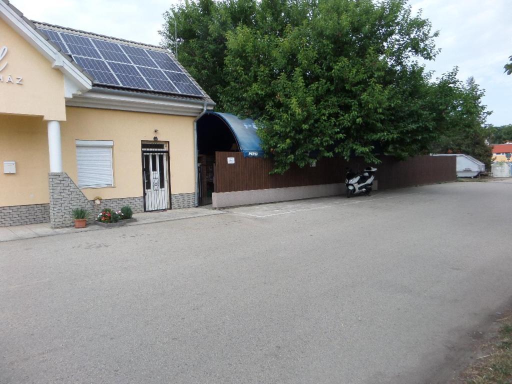 Karneol Apartmanhaz Apartment Cserkeszőlő