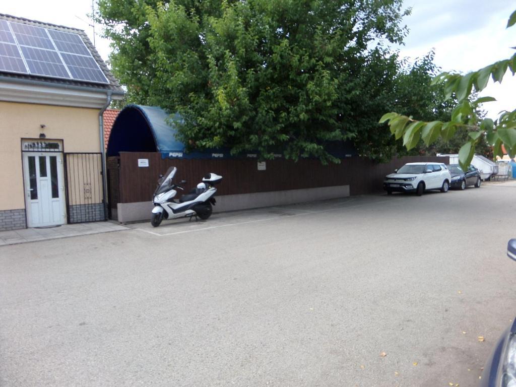 Apartment Karneol Apartmanhaz Cserkeszolo