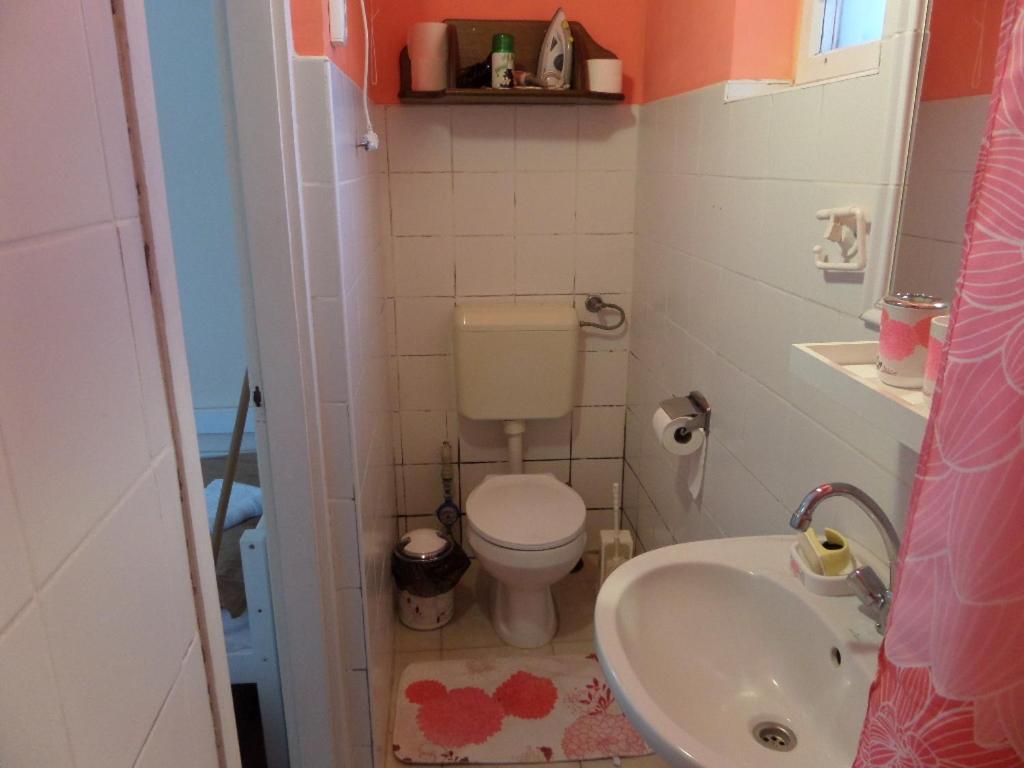 Karneol Apartmanhaz *