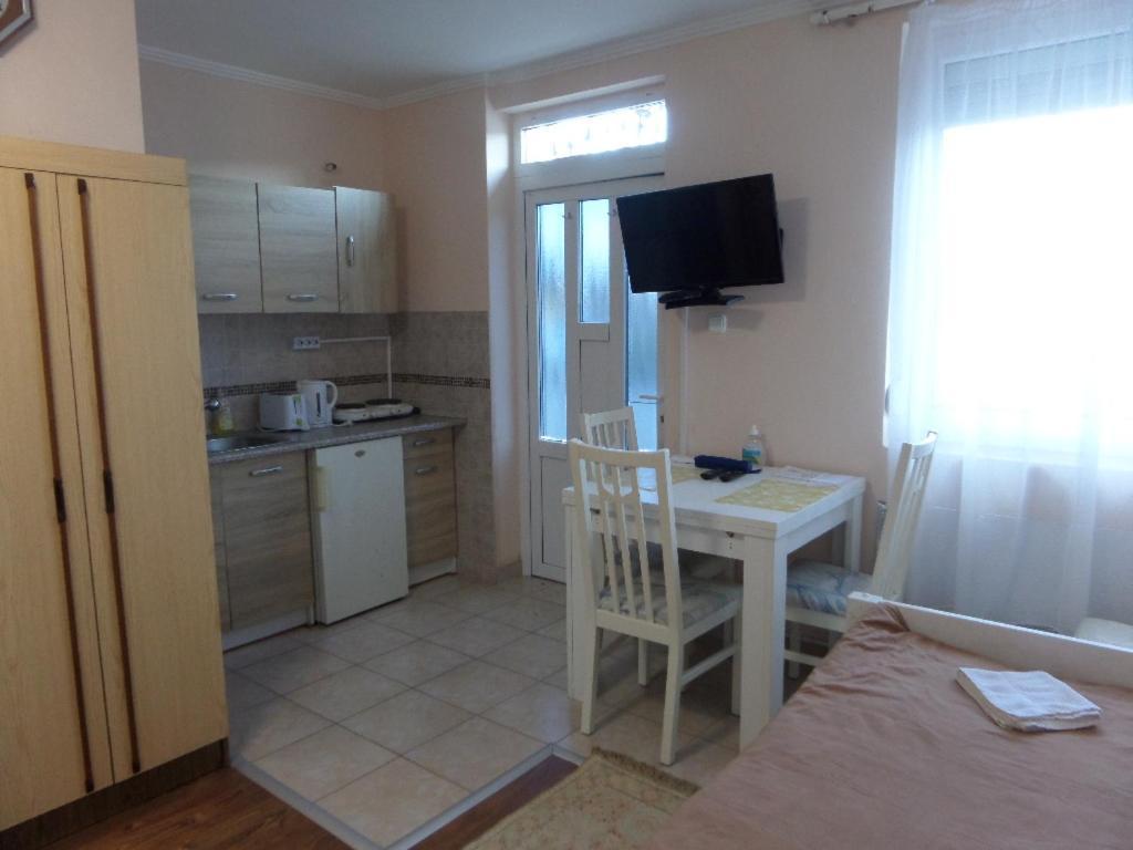 Karneol Apartmanhaz Apartment *
