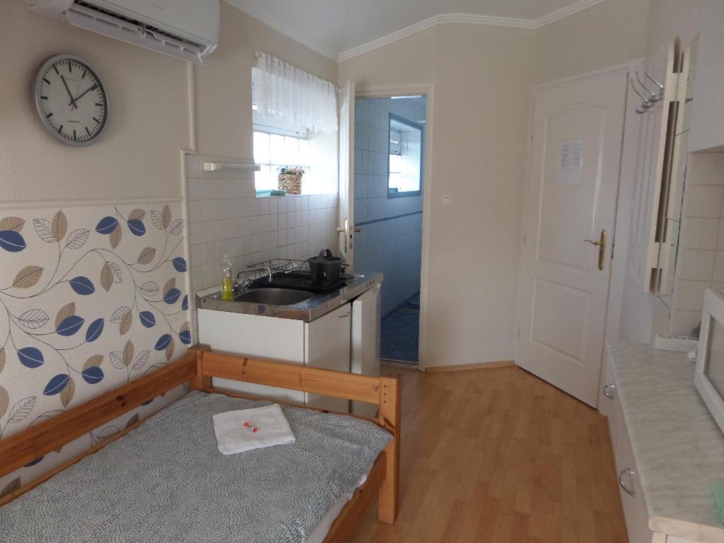 Karneol Apartmanhaz Cserkeszolo